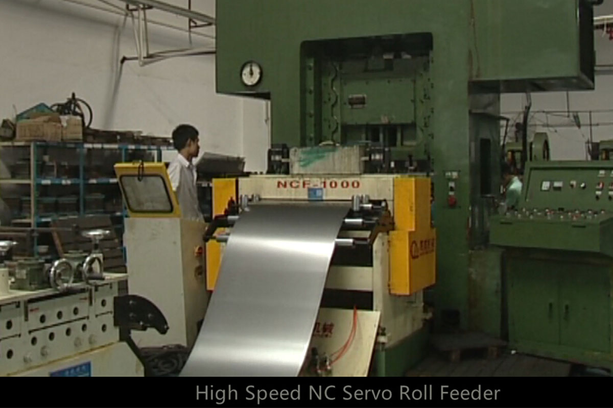 High speed metal sheet perforating line 07